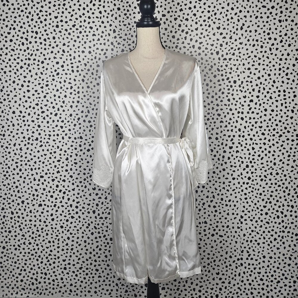Vintage Nine and Company White Satin Robe Size Small